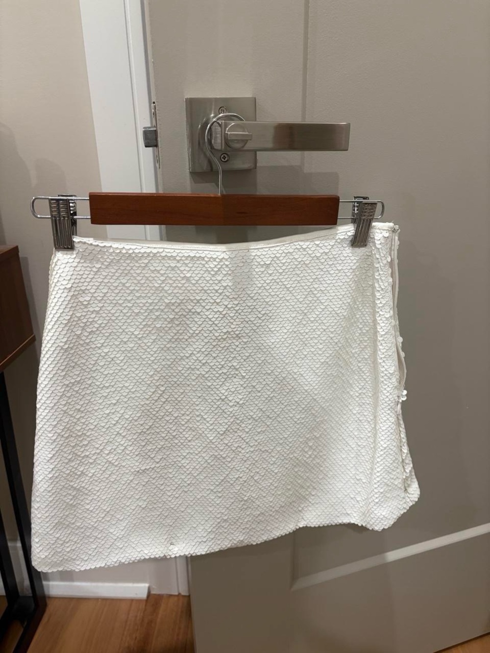 Abercrombie & Fitch White Textured Sequin Mini Skirt